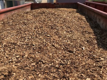 Wood_chips_in_container_1